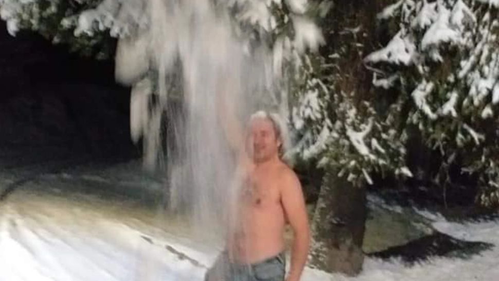 FOTO | VIDEO Fostul director general al Colterm Timişoara, Petre Nenu, a fost surprins pe jumătate dezbrăcat când înoată în ape înghețate! NENU se reîntoarce în companie pe postul de director tehnic 