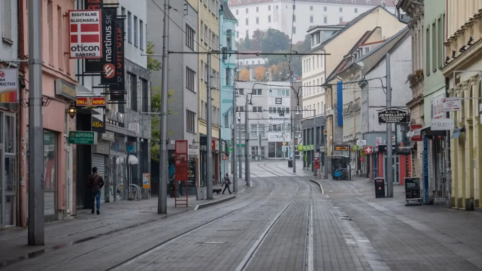 SLOVACIA intră în carantină generală! Cât vor dura restricțiile 