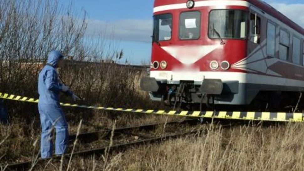 Bărbat UCIS de tren, în Prahova! Polițiștii investighează cum s-a produs TRAGEDIA