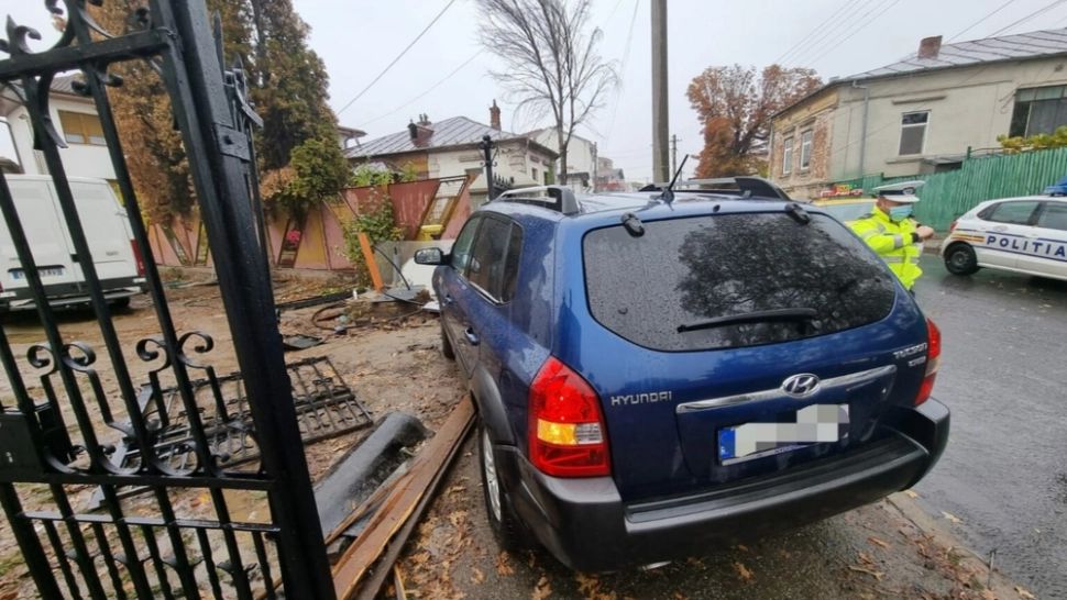 CARAMBOL cu 4 mașini, în Craiova. Unde a ajuns una din ele