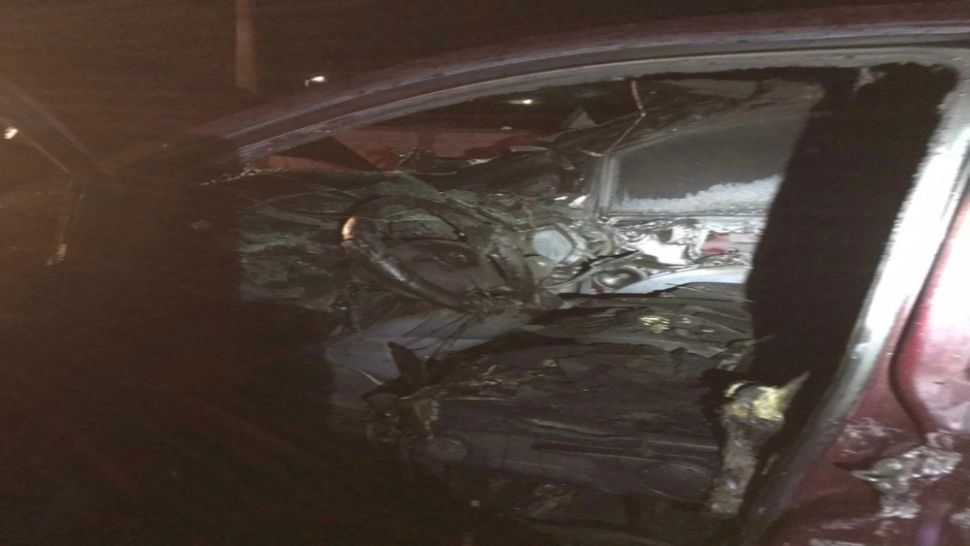 O autoutilitară a ars ca o torță, în miez de noapte, la Măcin. Focul, pus INTENȚIONAT