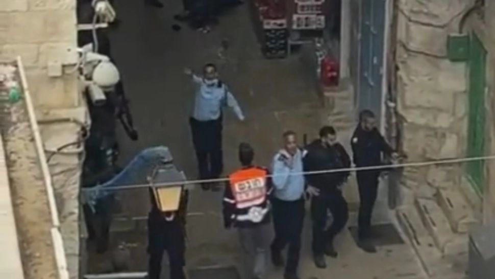 VIDEO Teroare la Ierusalim. Un bărbat ucis, alți 3 răniți de un atacator înarmat cu mitralieră