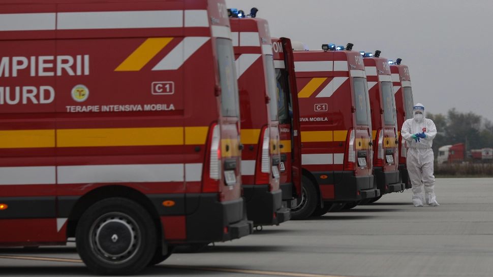 2 români tratați de COVID în Danemarca și Germania, repatriați cu o aeronavă militară