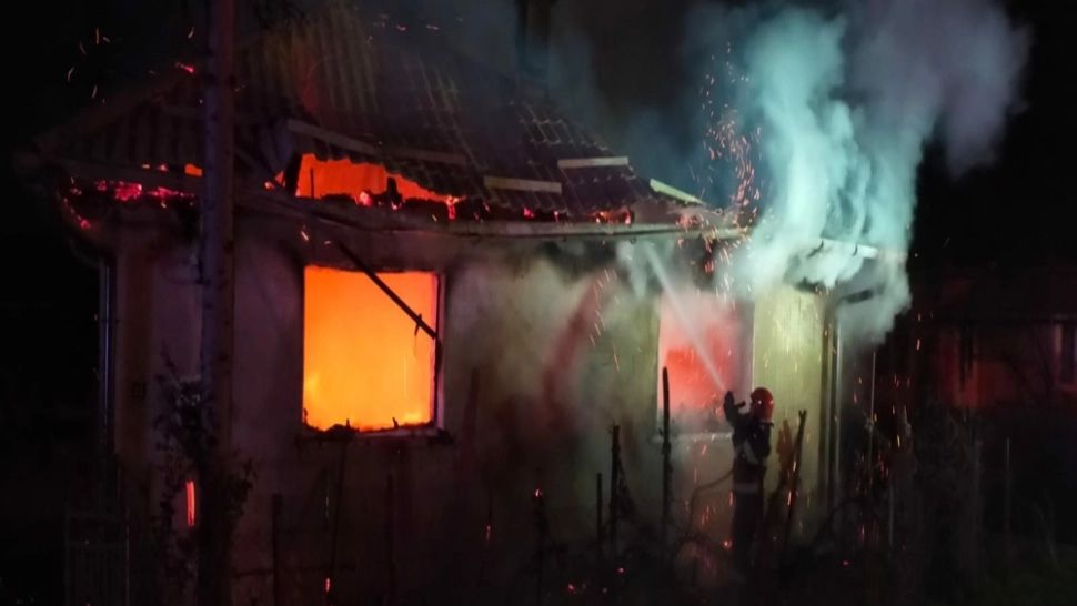 Incendiu devastator în Sălaj. Un bărbat a murit după ce casa în care se afla a fost cuprinsă de flăcări