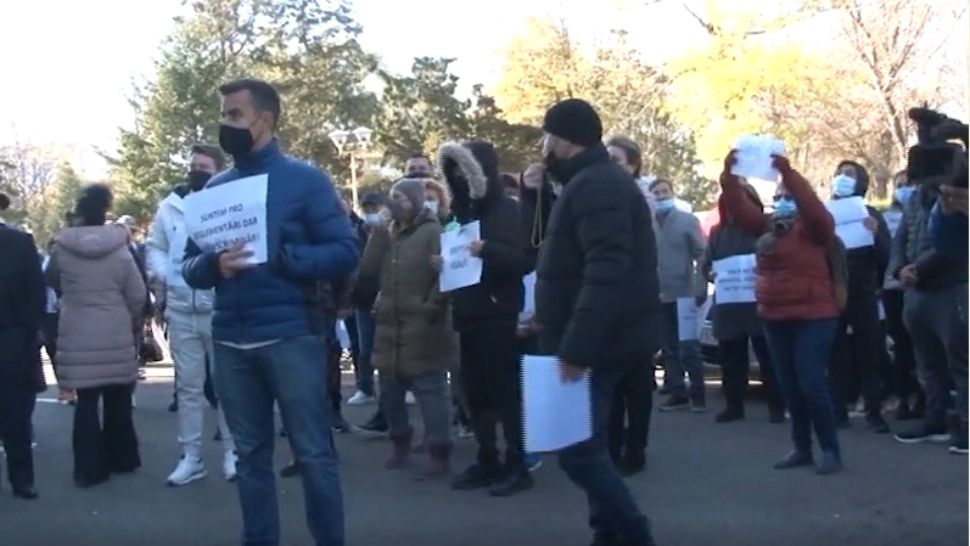 Centru istoric, ÎNCHIS cu bariere! Oamenii sunt revoltați