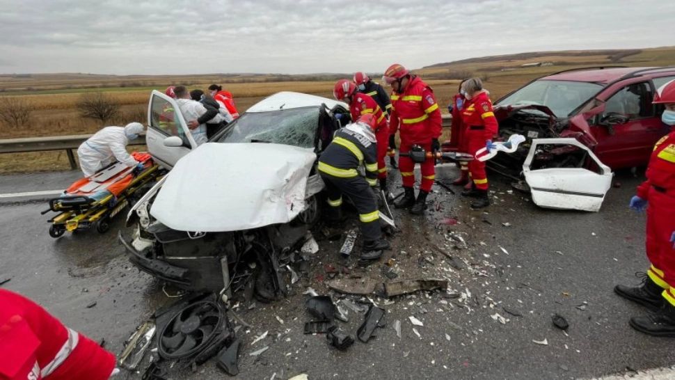 FOTO + VIDEO | Accident teribil, în Suceava: 4 victime în urma unui impact devastator