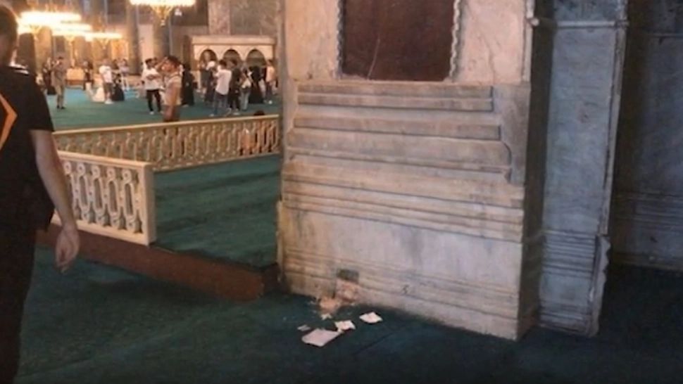 Acatiste în limba română ascunse în Catedrala Hagia Sofia, din Istambul. Anchetă URIAȘĂ