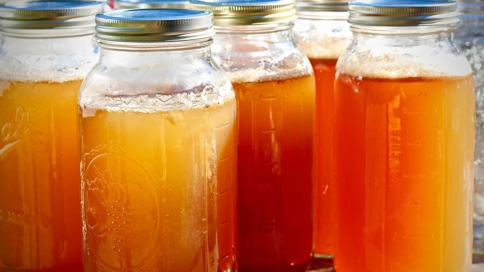 Băutura pe care trebuie să o consumi imediat după ce te trezești: arde grasimea şi detoxifică organismul