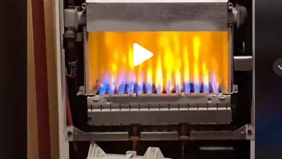 VIDEO – A deschis cutia centralei termice de apartament și a rămas uimit de ceea ce a văzut în interior