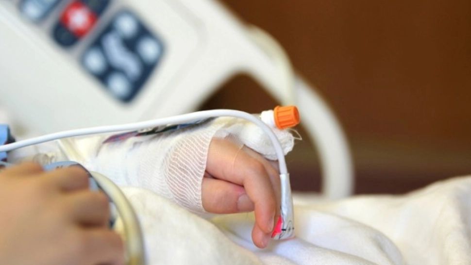 Cum îți dai seama când copilul tău are OMICRON? Ce spune un medic de top