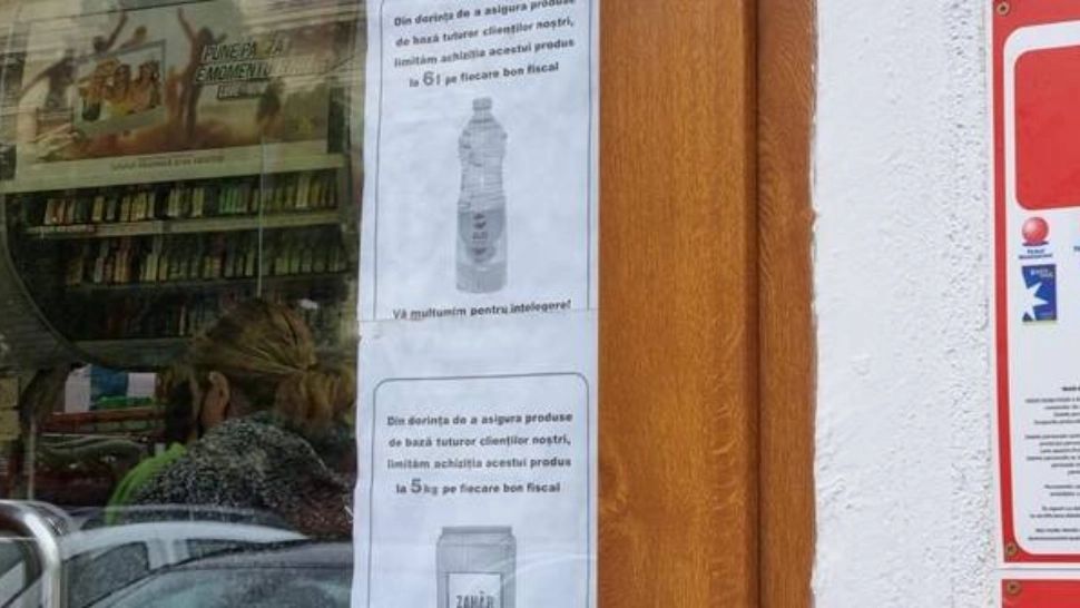 Magazinele au început să vândă mâncare cu porția. Uleiul și zahărul, raționalizate în Timiș 