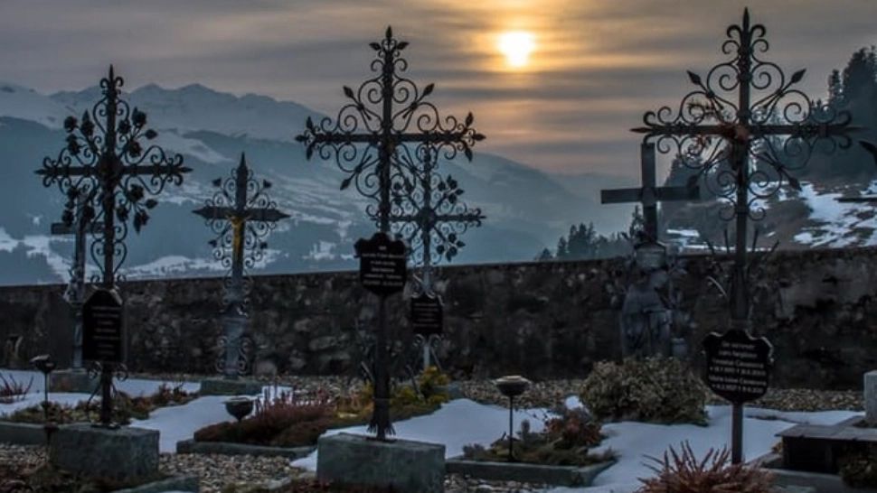 Înmormântări cu plata ÎN RATE, la Iași. În octombrie, numărul deceselor s-a triplat 