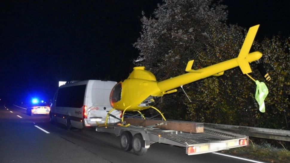 UN ROMÂN, oprit  în Germania, cu ELICOPTERUL pe platforma de tractare (FOTO)