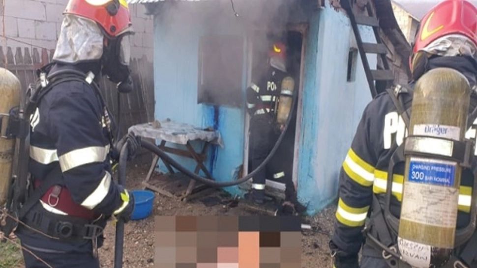 Tragedie în Dâmbovița! Bătrân găsit mort de vecini, în casa cuprinsă de flăcări