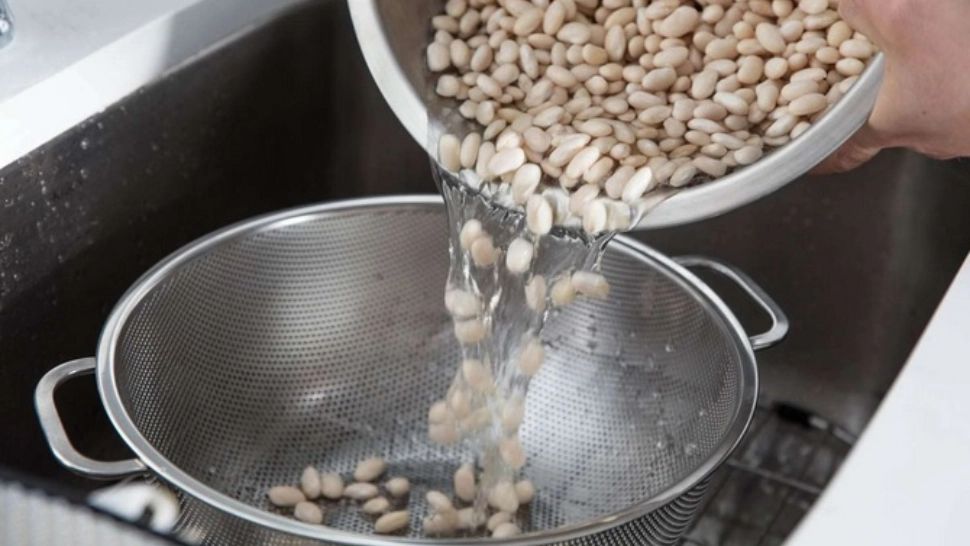 Toţi facem GREŞEALA asta şi ne ÎMBOLNĂVIM cu zile! Cum trebuie să fierbem, de fapt, fasolea