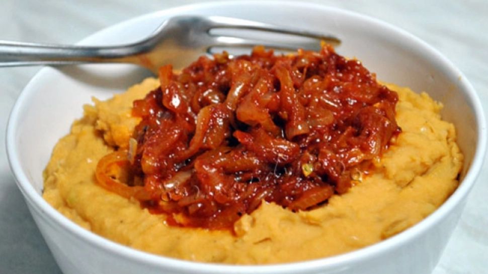 Reţeta moldovenească de fasole bătută. Ingredientul care îi dă un plus de savoare 