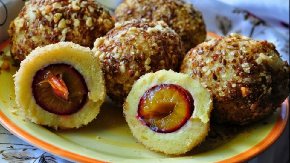 Deliciile toamnei: astăzi, găluște cu prune. Secretul pentru ca să nu iasă tari și fade: rețeta pas cu pas