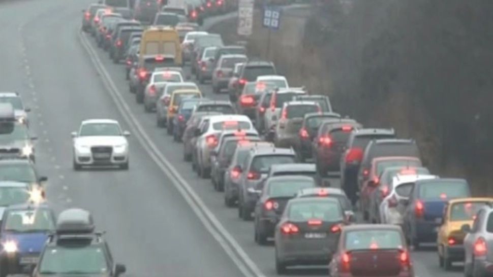 Trafic INTENS pe DN 1 Ploieşti- Brașov. Răbdare si nervi de oțel către drumul spre munte