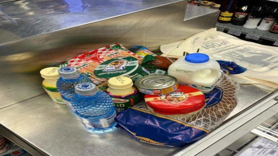 Alimente de bază VÂNDUTE la rație ca în COMUNISM! În ce oraș din România se întâmplă și de ce