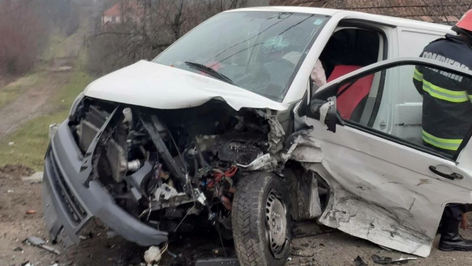 FOTO | Accident GRAV în judeţul Sălaj! 7 persoane au ajuns la spital 