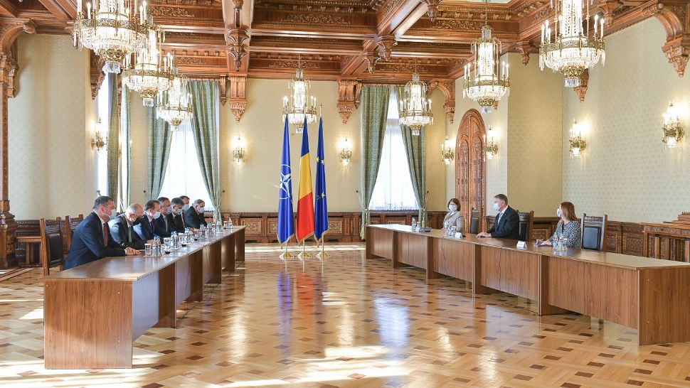 VIDEO | Iohannis, la masa negocierilor cu PSD: „E bine că am ajuns în faza asta. Mulțumesc, băieți!”