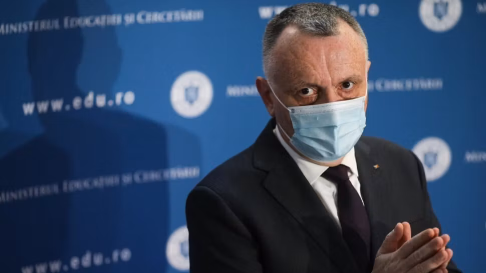 Sorin Cîmpeanu, precizări înainte de redeschiderea școlilor pe 8 noiembrie și rata de vaccinare a profesorilor