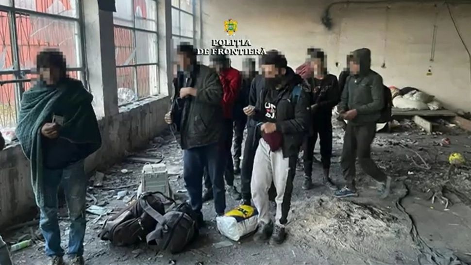 Primul caz de COVID în tabăra migranților care forțează intrarea în Polonia. Încă 84 au fost ascunși în Timișoara 