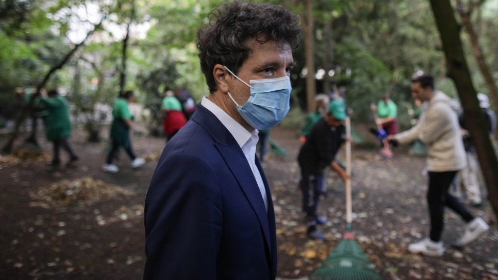 Nicușor Dan a decis dacă se va vaccina sau nu împotriva COVID-19 - Ce anunț a făcut edilul Capitalei