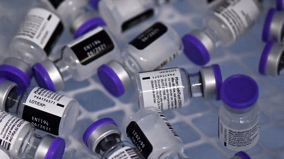 O nouă tranșă de vaccin Pfizer a sosit în România. Unde vor fi distribuite dozele