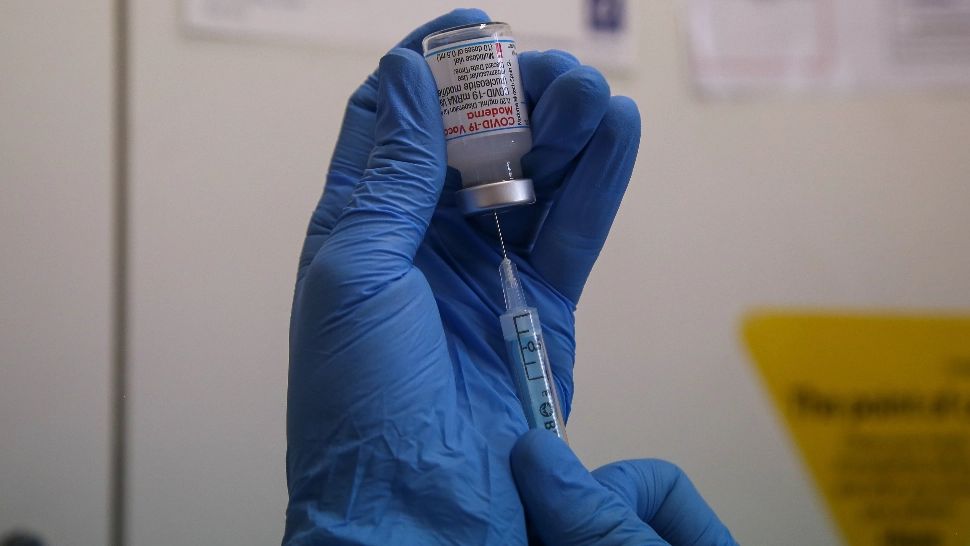 Doar 2,2% dintre românii vaccinați COMPLET au făcut COVID în perioada decembrie-octombrie - Statistica oficială