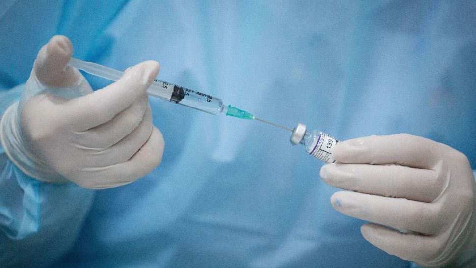 Grecia impune vaccinarea OBLIGATORIE împotriva COVID pentru persoanele de peste 60 de ani