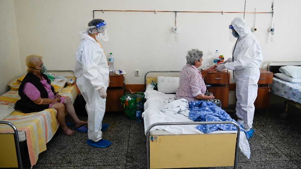 Bilanț coronavirus 24 noiembrie. Numărul infectărilor a scăzut considerabil, 1.380 de pacienți la ATI. Câte decese s-au anunțat oficial