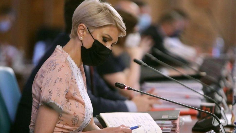 Raluca Turcan: Nivelul salariului e motivul real pentru care românii pleacă din ţară