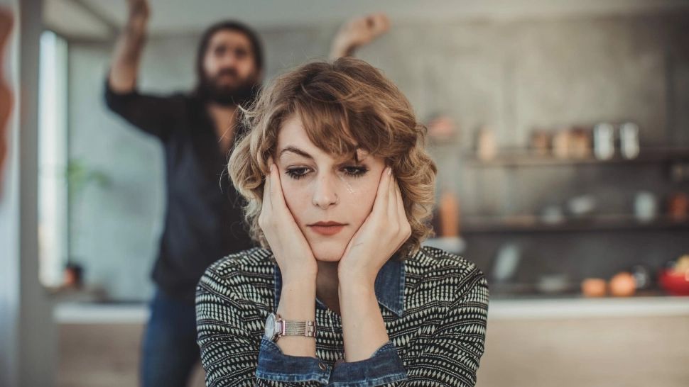 Care sunt cele 4 lucruri care îți pot distruge relația. Cum să le identifici și să le previi