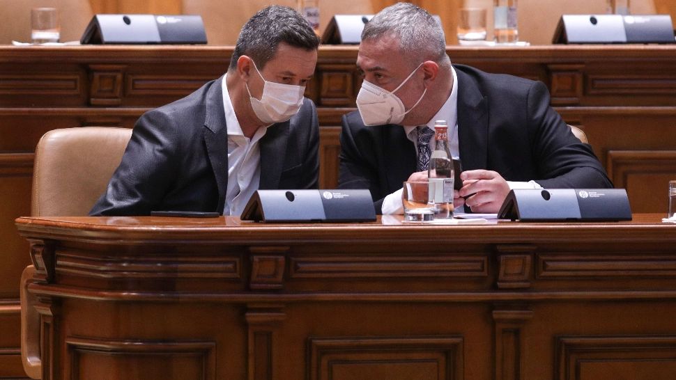 Cine sunt noii șefi de la TVR și Radio. Au fost votaţi de plenul Parlamentului