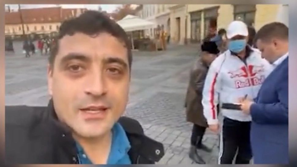 George Simion a început strângerea de semnături pentru SUSPENDAREA lui Iohannis la Sibiu: „E foarte multă lume care semnează”