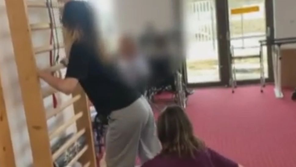 VIDEO La 19 ani, o tânără din Vrancea se luptă pentru viață 