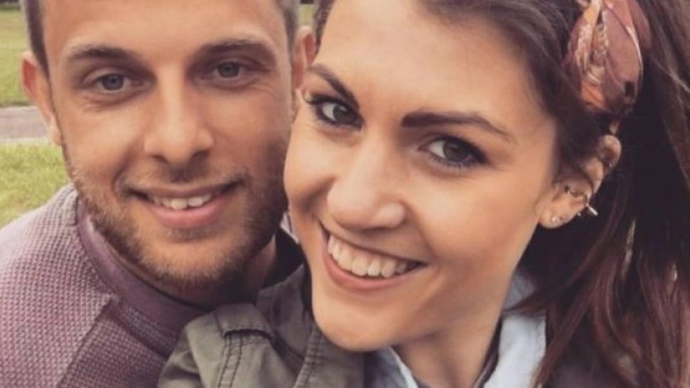 Când a văzut poza cu viitorul ginere, mama acestei tinere a îngheţat! Cine era, de fapt, bărbatul 