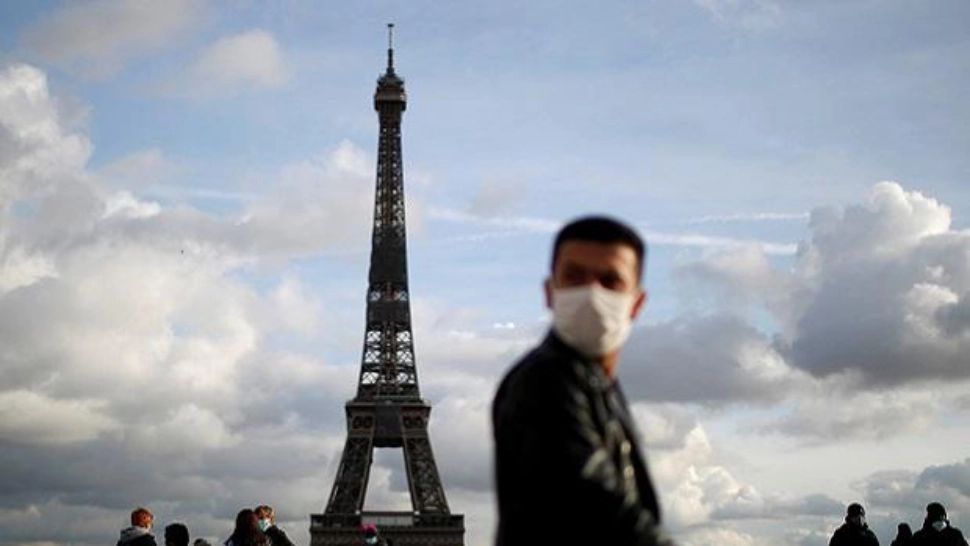 RECORD de infectari în Franța! Peste 90.000 de cazuri în 24 de ore. Francezii sunt în fața unor noi restricții 