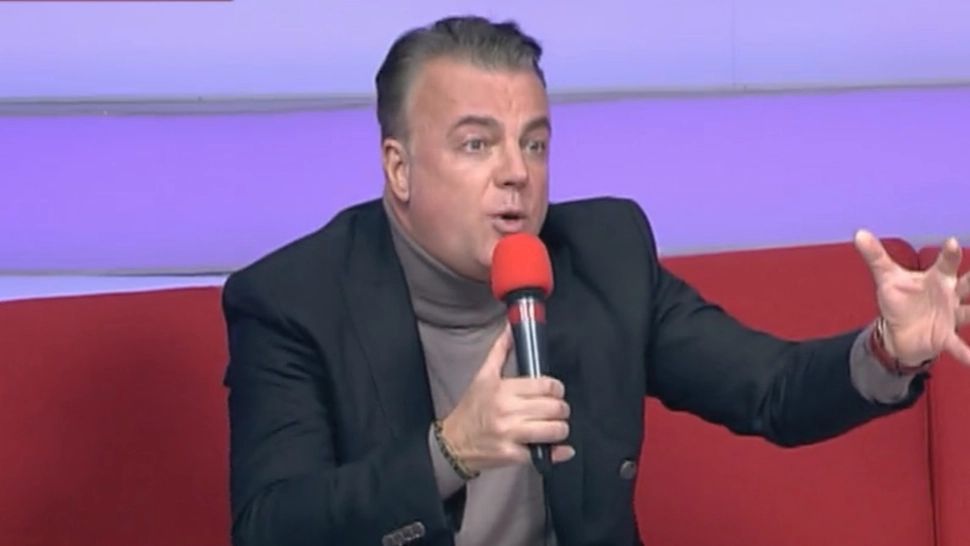 Adrian Enache, în doliu - Cântărețul a aflat că a murit tatăl său chiar înainte să urce pe scenă - Cum a reacționat