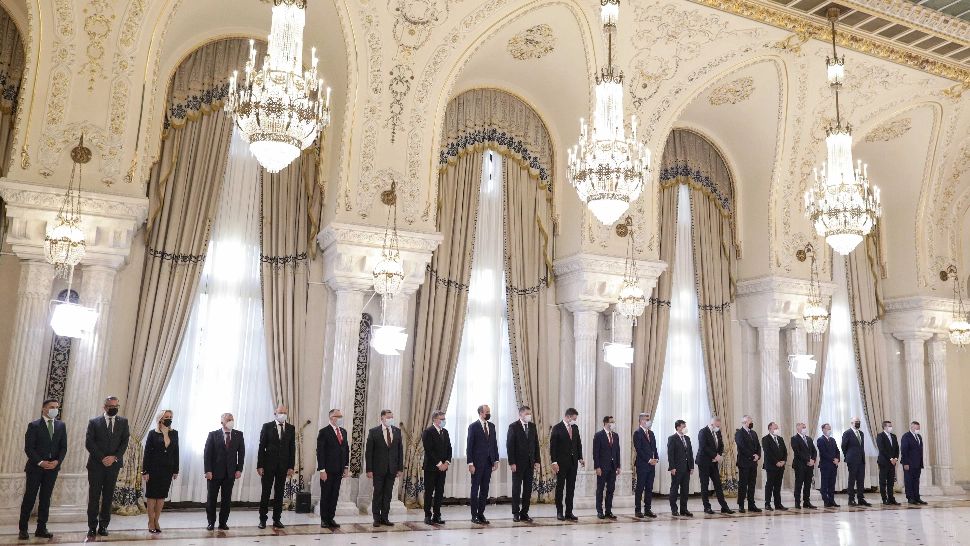 AVEREA miniștrilor guvernului Ciucă - Care sunt cei mai BOGAȚI miniștrii: Îl ÎNTREC chiar și premier