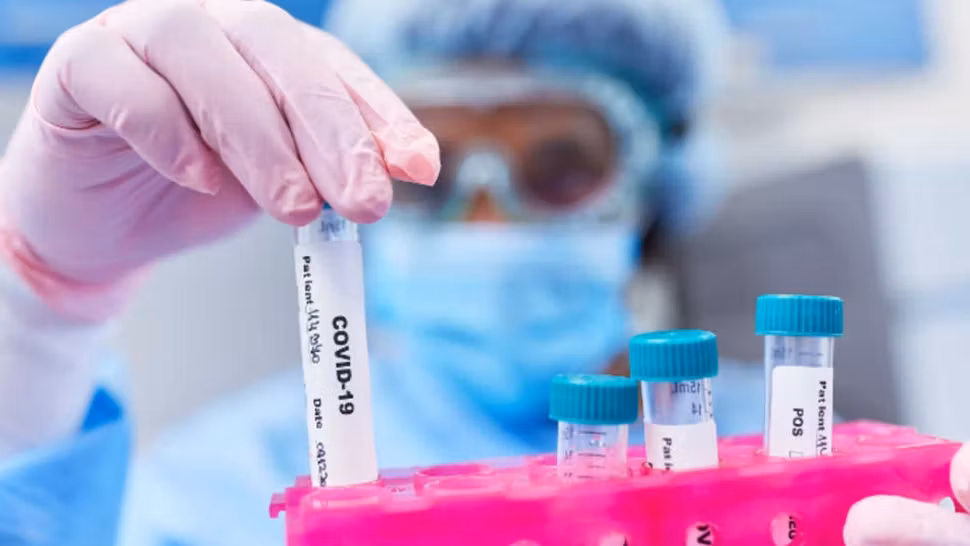 Creștere spectaculoasă a infectărilor cu virusul SARS-Cov-2 în România. Recomandările făcute de autoritățile sanitare