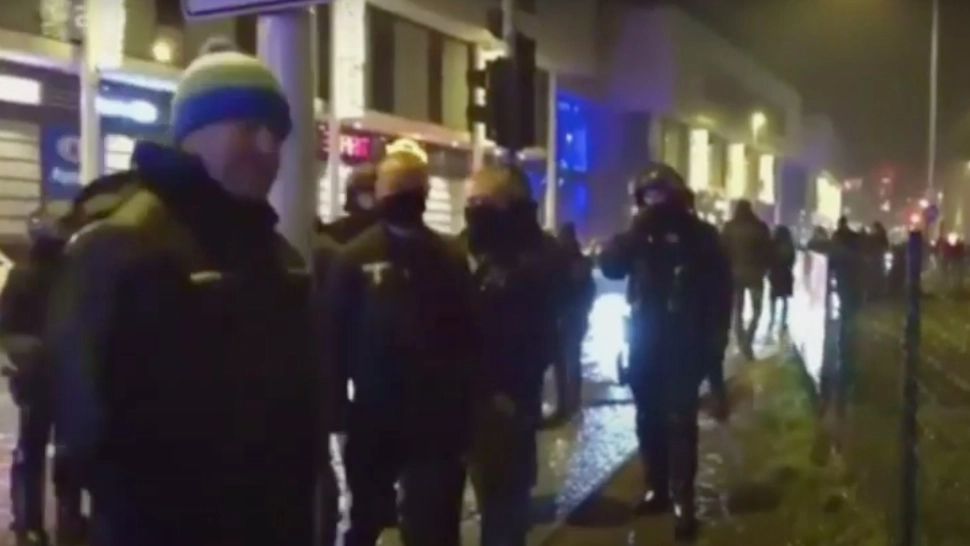  ASASINAT dejucat, antivaccinisti arestați. Unde se întâmplă 