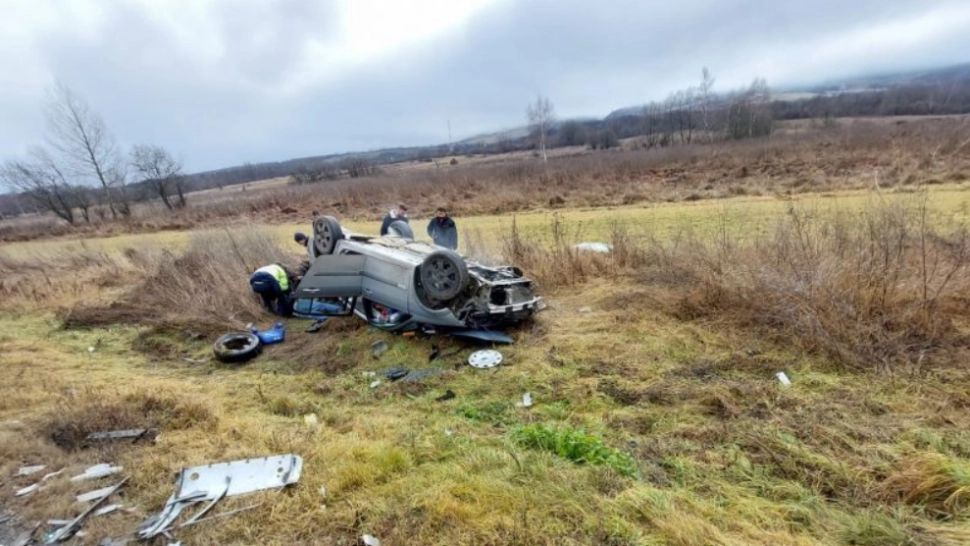 Impact DEVASTATOR, în județul Hunedoara: O persoană a murit, alte 3 au fost rănite. Printre victime și 2 copii. Trafic alternativ, pe un singur sens