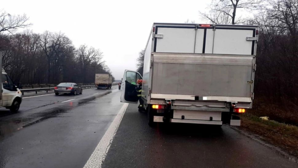 Accident rutier pe A1, pe senul de mers spre Capitală: O persoană a fost rănită. Trafic îngreunat