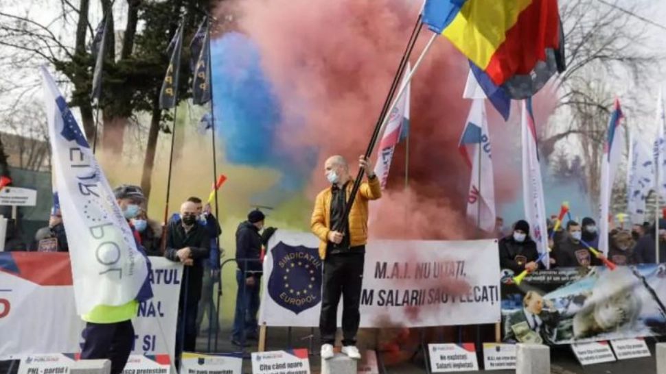 VIDEO Polițiștii protestează pentru salarii mai mari și condiții mai bune - CALENDAR manifestații 13-17 decembrie