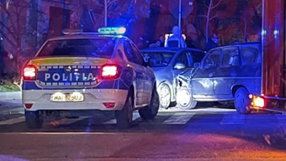 La un pas de TRAGEDIE. O femeie a născut la scurt timp după ce a fost implicată într-un ACCIDENT rutier