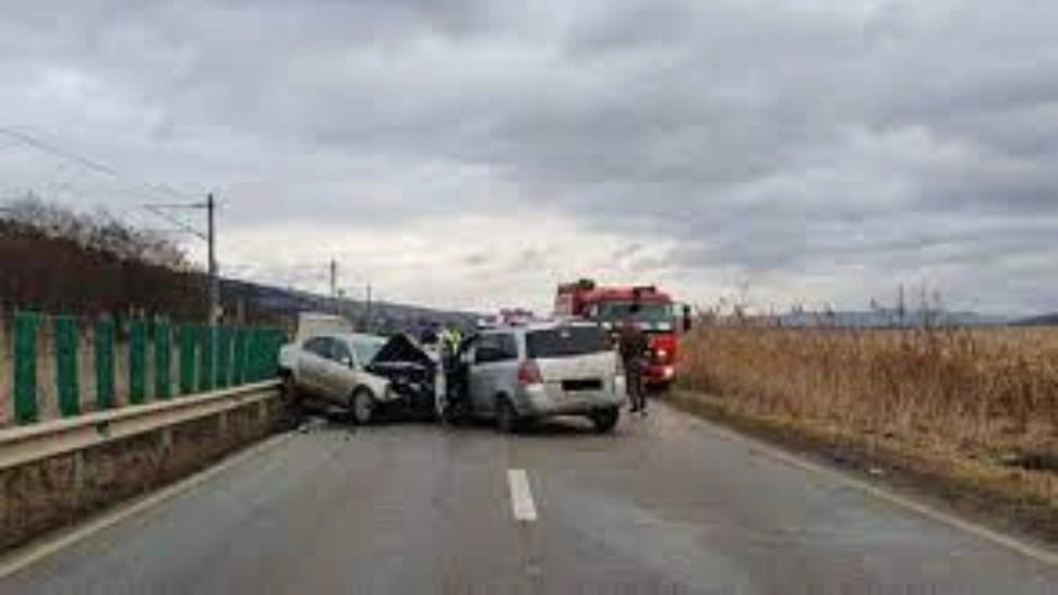 Dezastru pe un drum din Alba: 4 răniți într-un accident teribil - Trafic blocat