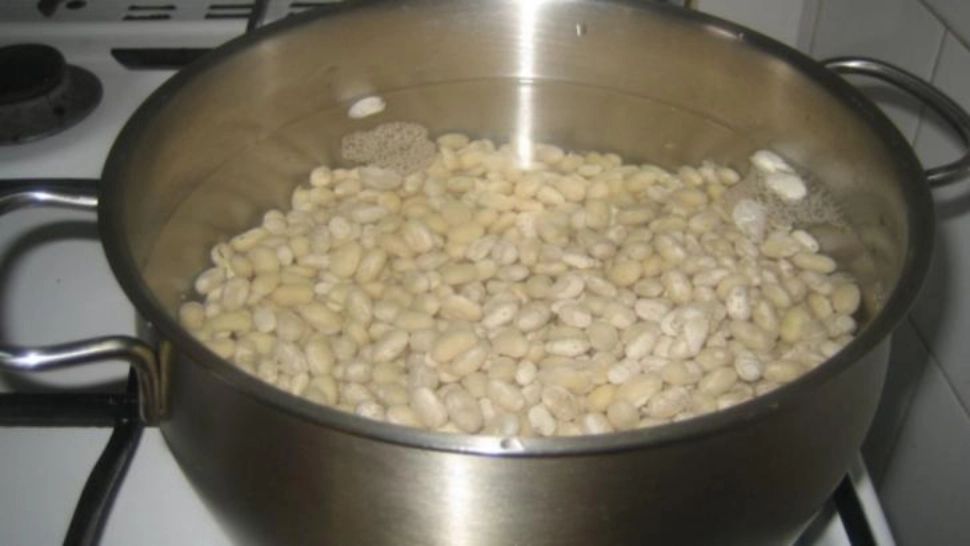 Așa se fierbe corect fasolea uscată. Greșeala pe care toate gospodinele o fac 