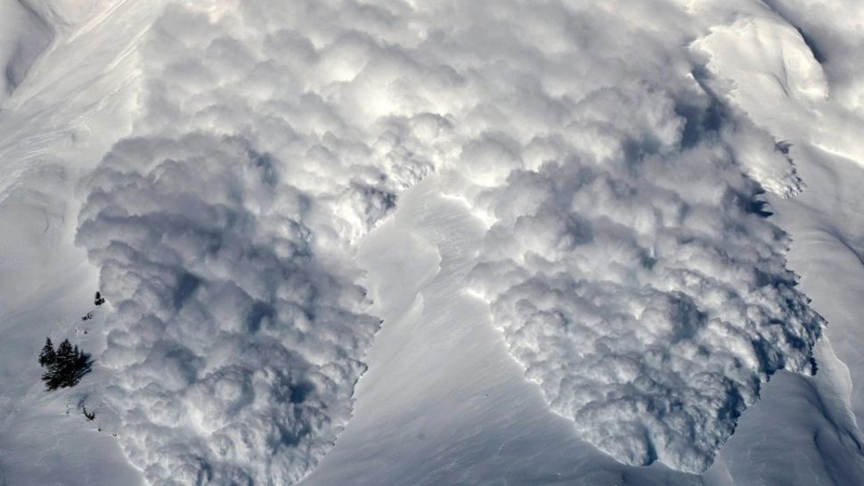 Risc însemnat de avalanșe la munte. Zăpada depășește 2 metri la Bâlea Lac